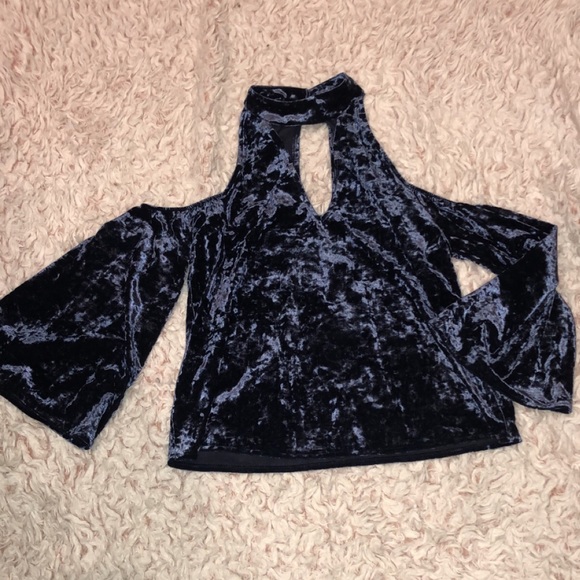 SOLD: AE Outfitters Crushed Velvet Top - Picture 2 of 3